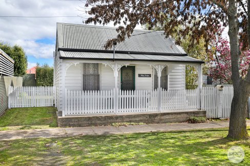 24 Hunt Street, BALLARAT EAST VIC 3350
