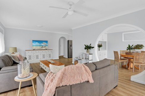 24 Kallay Street, Miami QLD 4220