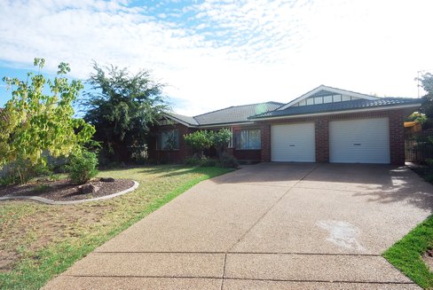 24 Kimberley Drive, TATTON NSW 2650