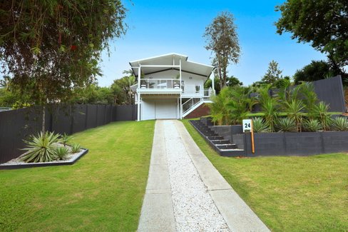 24 Kinarra Street, ASHMORE QLD 4214