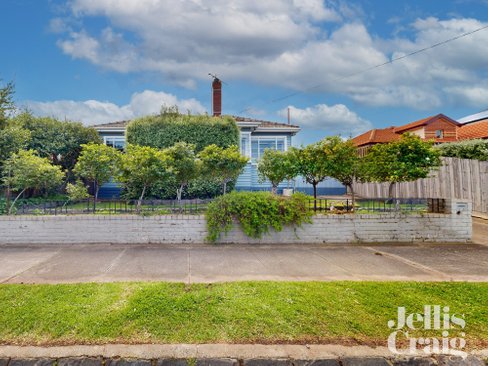 24 Laluma Street  Essendon 3040