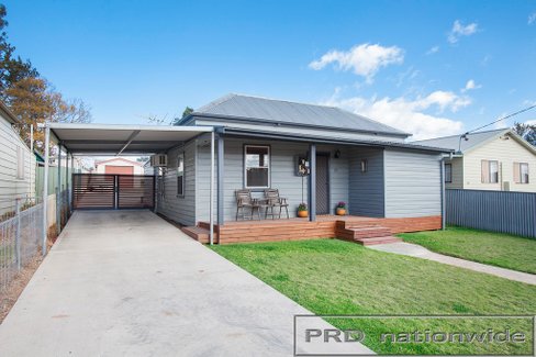 24 Little Park St, GRETA NSW 2334