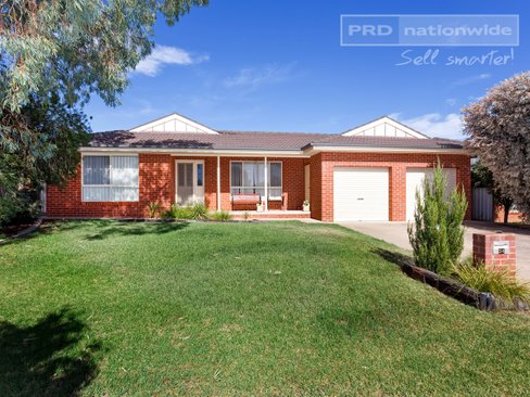 24 Paldi Crescent, GLENFIELD PARK NSW 2650