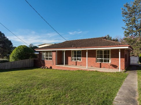 24 Pembroke Road Mooroolbark 3138