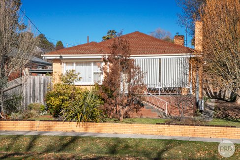 24 Raglan Street, CRESWICK VIC 3363
