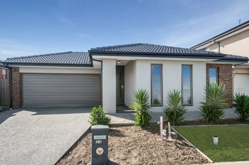 24 Ravenhurst Circuit Cranbourne North 3977