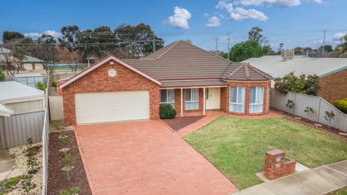 24 Romney Crescent, SHEPPARTON VIC 3630