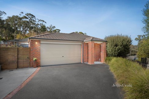 2 4 Ryrie Court Lilydale 3140