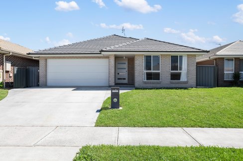 24 Sellers Avenue, RUTHERFORD NSW 2320