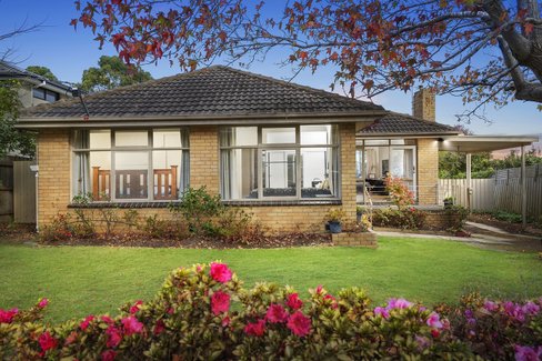 24 Simpson Drive Mount Waverley 3149