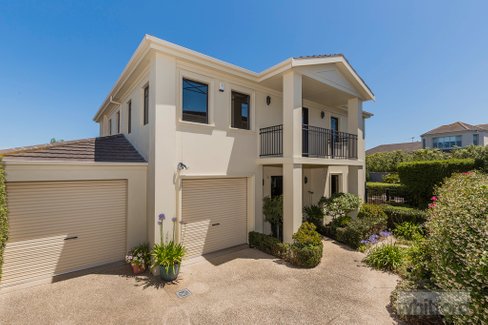 2/4 St Georges Court, Highton