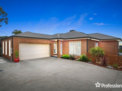 24 Summit Road Lilydale 3140