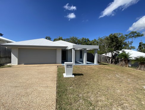 24 Sundowner Road, CLINTON QLD 4680