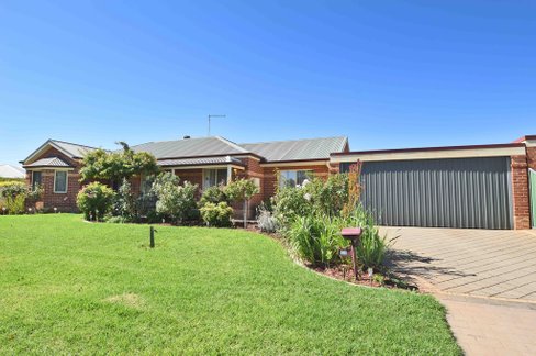 24 Teleki Drive, IRYMPLE VIC 3498