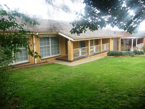 24 Truman Avenue, TOLLAND NSW 2650