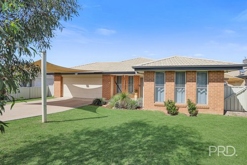 24 Tulipwood Crescent, TAMWORTH NSW 2340