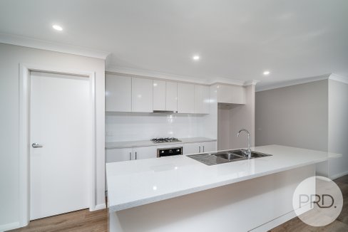 24 Watson Boulevard, LLOYD NSW 2650