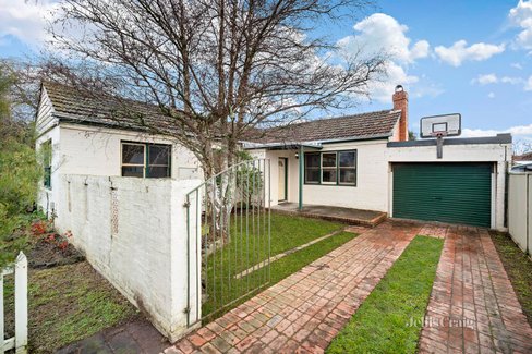 24 Winter Street Newington 3350