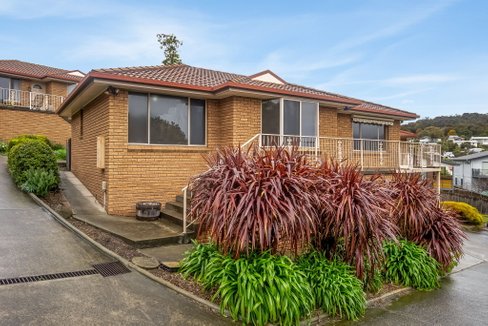 2/40 Loinah Crescent, MONTAGU BAY TAS 7018