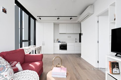 2406 65 Dudley Street West Melbourne 3003