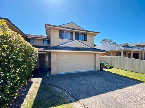 2/41 Albacore Drive, CORLETTE NSW 2315