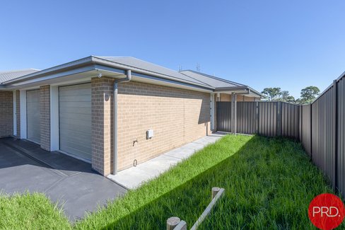 2/41 Shortland Drive, RUTHERFORD NSW 2320