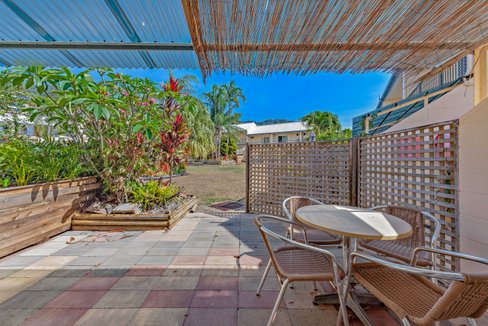24/11 Island Drive, CANNONVALE QLD 4802
