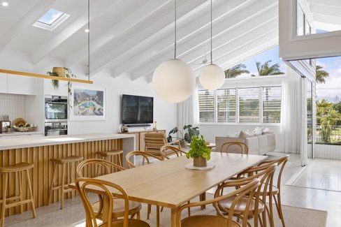 2/42 Twenty Seventh Avenue, Palm Beach QLD 4221