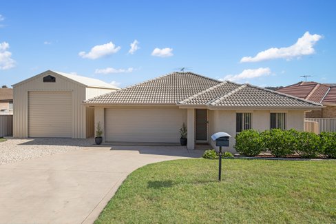 243 Denton Park Drive, ABERGLASSLYN NSW 2320