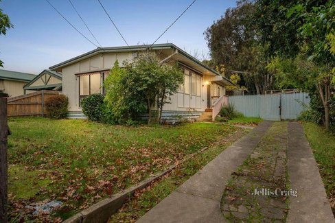 243 Nell Street West  Watsonia 3087