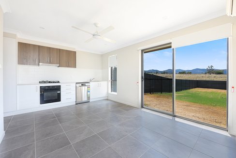 2/43 Wattle Street, KOOTINGAL NSW 2352