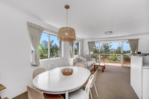 24/31-33 Dutton Street, COOLANGATTA QLD 4225