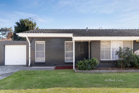 2 46 Warwick Road Pascoe Vale 3044
