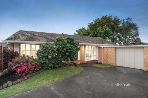 2 48 Pasadena Crescent Bentleigh East 3165