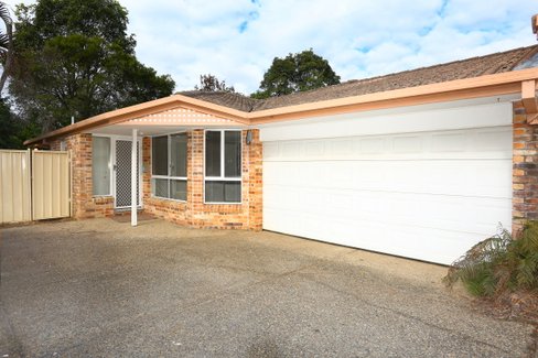 2/487 Pine Ridge Road, RUNAWAY BAY QLD 4216