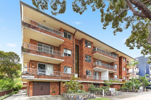 2/5-7 Nielsen Avenue, CARLTON NSW 2218