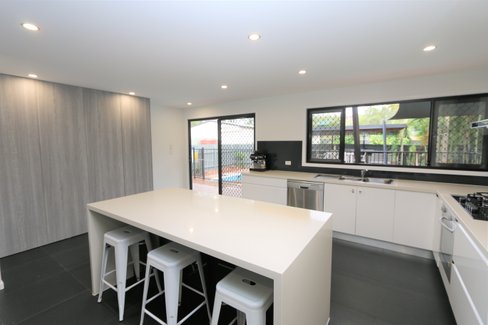 25 Alison Road, CARRARA QLD 4211