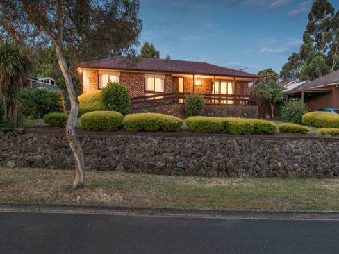 25 Autumn Grove Mooroolbark 3138