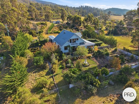 25 Bay Road, BOOMER BAY TAS 7177