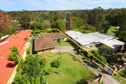 25 Beauty Point Drive, ROBINA QLD 4226