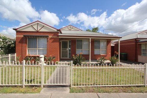 25 Birdwood Avenue, SEBASTOPOL VIC 3356