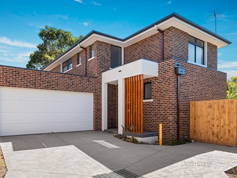 2 5 Carmen Close Doncaster East 3109