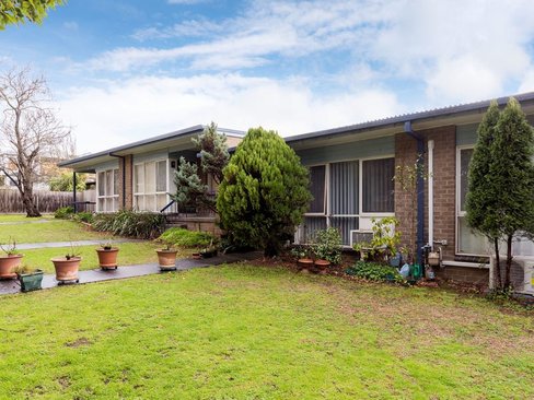 2 5 Cavehill Road Lilydale 3140