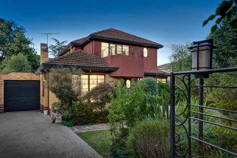 25 Chelmsford Street Balwyn North 3104