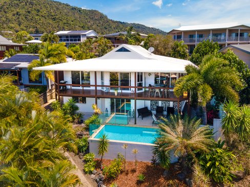 25 Country Road, CANNONVALE QLD 4802