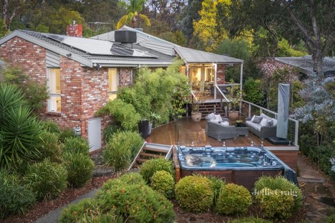 25 Diosma Road Eltham 3095