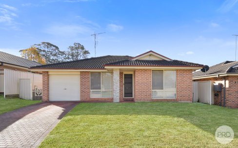 25 Dunna Place GLENMORE PARK