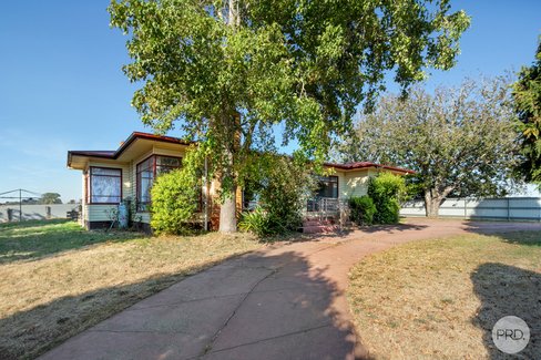 25 Forest Hill Road, NEWLYN VIC 3364