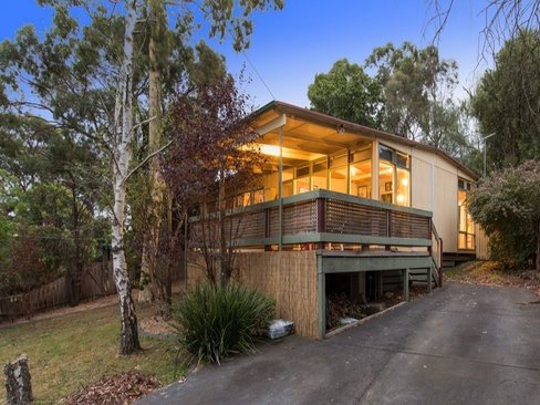 25 Highland Crescent Mooroolbark 3138