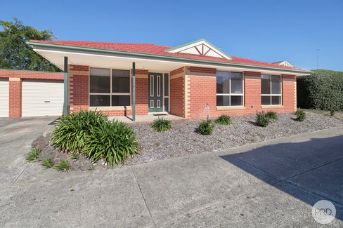 2/5 Hocking Avenue, CANADIAN VIC 3350